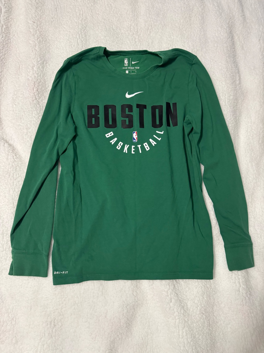 Official NBA Nike Kids' Boston Basketball Long Sleeve Tee - Celtic Green